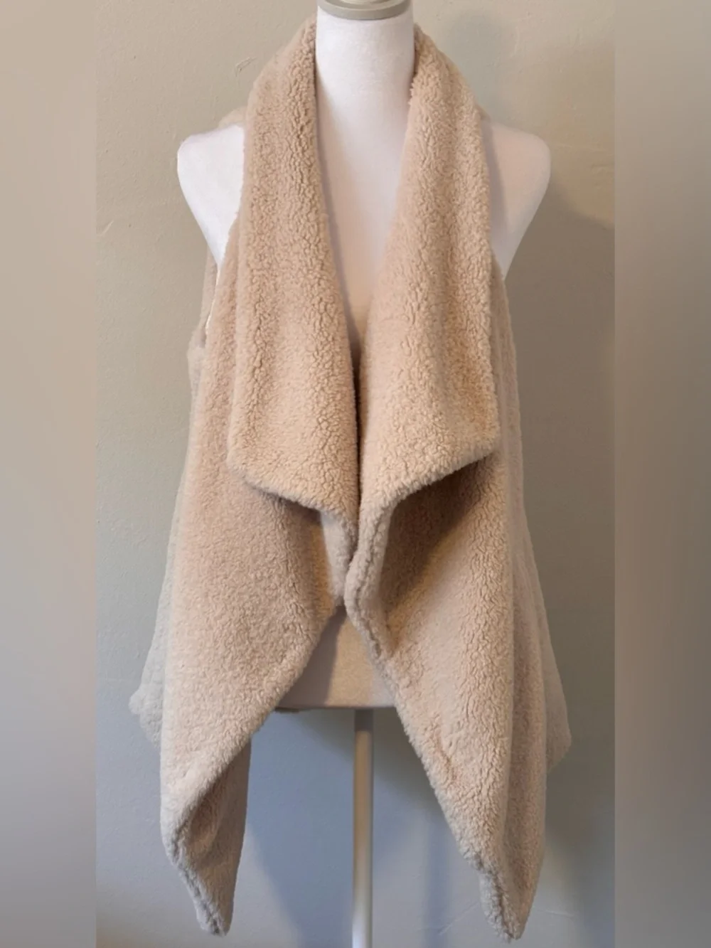 🌸 TCEC Cream Faux Shearling Open-Front Vest Women’s Size Large